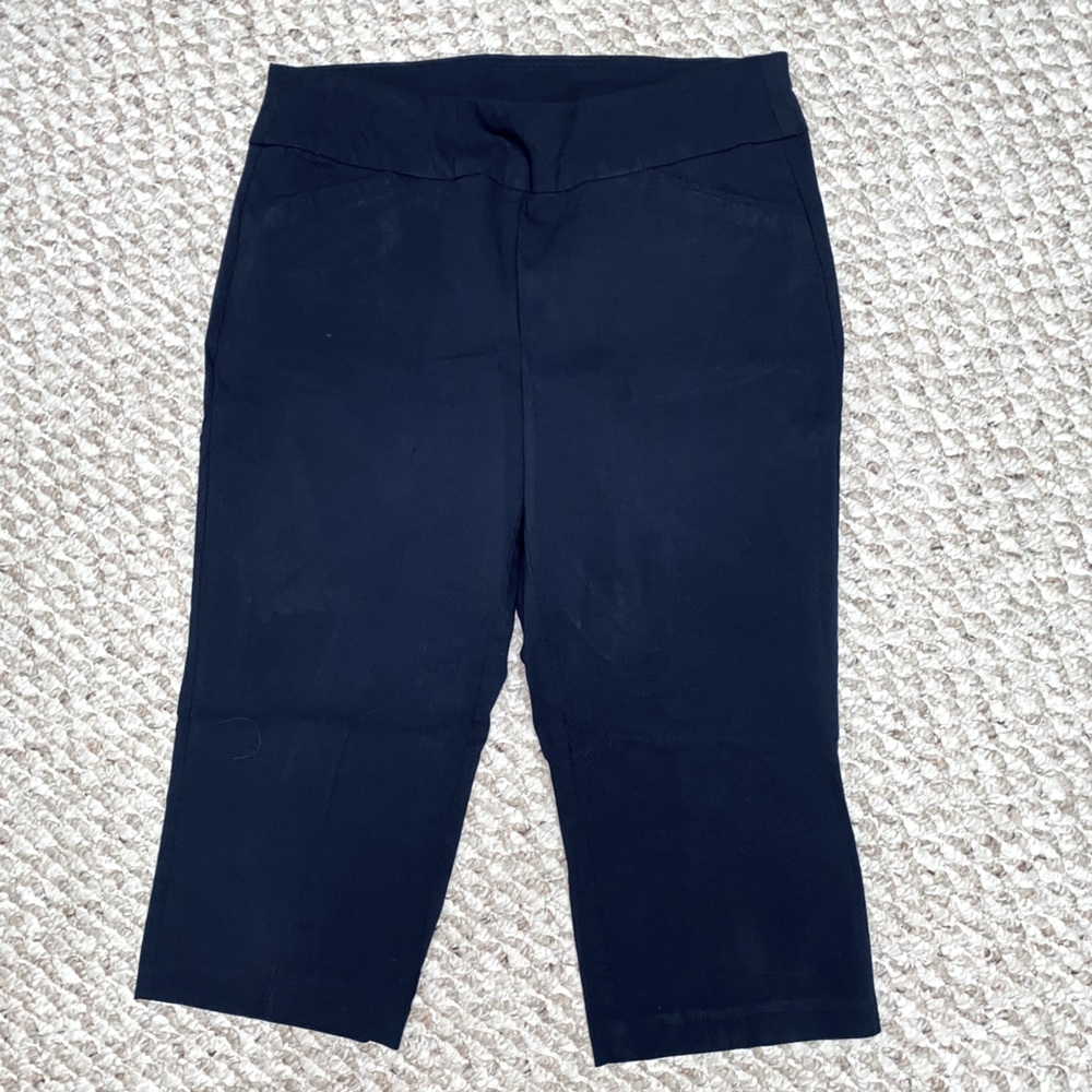 CHRISTOPHER & BANKS SIGNATURE SLIMMING CLAM DIGGER SHORTS - 8